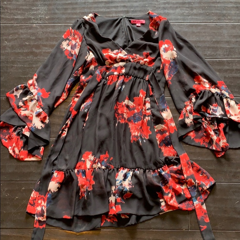 Betsey Johnson flows dress worn once